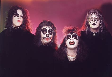 kiss video kiss video